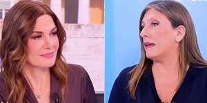 Η στιγμή που η Ζωή Κωνσταντοπούλου πετάει το μικρόφωνο και αποχωρεί