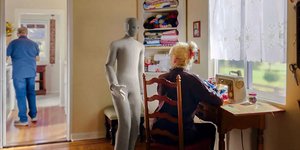 Το NEO, το ανθρωποειδές ρομπότ που βοηθάει στις δουλειές του σπιτιού από την 1Χ