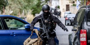 Άνδρες της αντιτρομοκρατικής στα Βορίζια Ηρακλείου