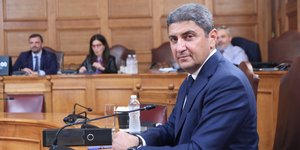 Ο Λευτέρης Αυγενάκης στην εξεταστική επιτροπή της Βουλής για τον ΟΠΕΚΕΠΕ