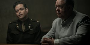 Ο Ράμι Μάλεκ υποδύεται στο νέο φιλμ Nuremberg τον ψυχίατρο Ντάγκλας Κέλι, έναν άντρα που, τον Νοέμβριο του 1945, βρέθηκε μπροστά στους πιο επικίνδυνους ανθρώπους του 20ού αιώνα / IMDB