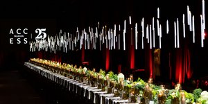 Σε ένα σκηνικό υψηλής αισθητική, με πρωταγωνίστρια τη νέα limited επετειακή συλλογή του brand