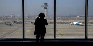 Ο εντοπισμός drone κοντά στο αεροδρόμιο Βερολίνου/Βρανδεμβούργου (BER) προκάλεσε καθυστερήσεις και ακυρώσεις πτήσεων