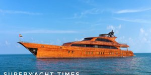 Το σούπερ γιοτ Afra που είναι φτιαγμένο από ξύλο