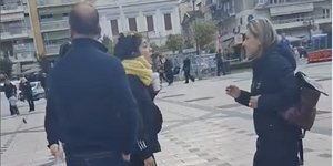 Φραστική επίθεση από αριστεριστές στη βουλευτή της ΝΔ Χριστίνα Αλεξοπούλου στο κέντρο της Πάτρας