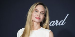 Η Αντζελίνα Τζολί με eye liner