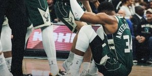 Ο Γιάννης Αντετοκούνμπο αποχώρησε τραυματίας