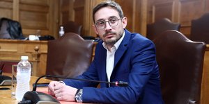 Πηγές ΝΔ: 10 κρίσιμα ερωτήματα για τον Λάμπρο Αντωνόπουλο που «καίνε» τον Νίκο Ανδρουλάκη