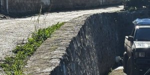 Ο μαντρότοιχος όπου έγινε η τραγωδία στην Αχαΐα 