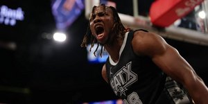 Ο Τσαρλς Μπάσεϊ