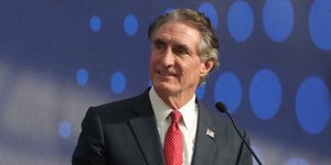 Ο υπουργός Εσωτερικών των ΗΠΑ και πρόεδρος του Συμβουλίου Ενεργειακής Κυριαρχίας, Νταγκ Μπέργκαμ 