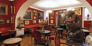 Το τέλος του πιο ιστορικού καφέ που νικήθηκε από το χρήμα