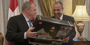 Ο Δανός ΥΠΕΞ έδωσε δώρο Lego στον Αιγύπτιο ομόλογό του 