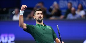 Ο Τζόκοβιτς πανηγυρίζει στο ΟΑΚΑ