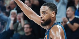  Με βολές του Κορντινιέ στην εκπνοή, η Εφές νίκησε τη Μπαρτσελόνα με 74-73 