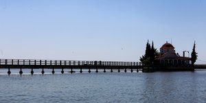 εκκλησακι λιμνη 