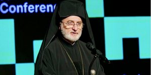 Ο Αρχιεπίσκοπος Ελπιδοφόρος 