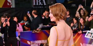 Πώς να φορέσετε το κοραλοπορτοκαλί κραγιόν -Το χρώμα που φωτίζει το φθινόπωρο