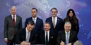 Υπογραφή συμφωνίας μεταξύ Helleniq Energy, Εnergean και ExxonMobil για έναρξη ερευνών για υδρογονάνθρακες στο Ιόνιο 