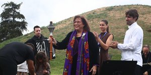 Μαρία Φαραντούρη στην τελετή Αφής της Φλόγας, στον Μαραθώνα 