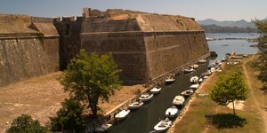 Άποψη του Φρουρίου και της υγρής τάφρου