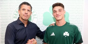 Ο Τάκης Φύσσας με το νέο ταλέντο του Παναθηναϊκού