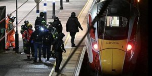 Δέκα άνθρωποι μαχαιρώθηκαν μέσα σε τρένο