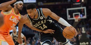 Ο Γιάννης Αντετοκούνμπο κόντρα στους Καβαλίερς 