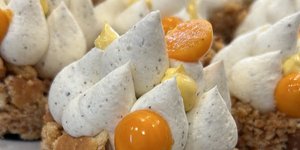 Σε αυτό το γλυκοπωλείο φτιάχνουν κανταΐφι που «σκάει» και Lotus πάστα που δεν μένει ποτέ για δεύτερη μέρα