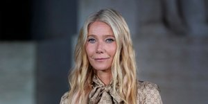 Η Γκουίνεθ Πάλτροου φωτογραφίζεται με τον 19χρονο γιο της, Μόουζες -Δείτε πόσο μοιάζει στον πατέρα του, Κρις Μάρτιν