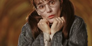 Την «Μυρτιά που κλαίει» υποδύθηκε στην ταινία του Χάρι Πότερ η Σίρλεϊ Χέντερσον