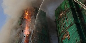 Μεγάλη πυρκαγιά ξέσπασε σε κτίριο στο Χόνγκ Κονγκ.