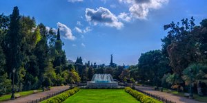 Η υπερθέρμανση του πλανήτη δεν είναι πια ένα αφηρημένο ενδεχόμενο αλλά μια καθημερινότητα που δοκιμάζει την αντοχή των πόλεων και των κατοίκων τους / SHUTTERSTOCK