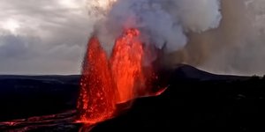 Χαβάη: Εικόνες που κόβουν την ανάσα από το ηφαίστειο Καλαουέα 