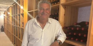 Ο Ιωσήφ Ζησιάδης, από τα υπουργικά έδρανα της Ελβετίας, στα αμπέλια της Πάτμου