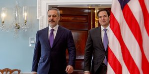 Οι υπουργοί Εξωτερικών ΗΠΑ (δεξιά) και Τουρκίας, Μάρκο Ρούμπιο και Χακάν Φιντάν