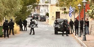 Αστυνομικοί στα Βορίζια Ηρακλείου μετά την αναβίωση της κρητικής βεντέτας