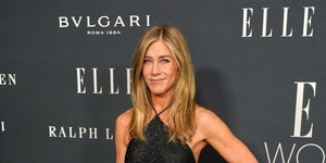 Οι Ralph Lauren δημιουργίες που έστρεψαν όλα τα βλέμματα σε Τζένιφερ Άνιστον και Έμιλι Μπλαντ