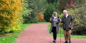 Ο βασιλιάς Κάρολος με την παρουσιάστρια της εκπομπής 