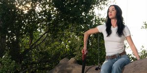 Η Κέιτι Πέρι στα γυρίσματα του βίντεο κλιπ για το τραγούδι της «Bandaids» 