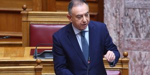 Ο υφυπουργός Αγροτικής Ανάπτυξης και Τροφίμων Χρήστος Κέλλας στην Ολομέλεια της Βουλής 