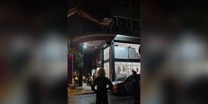 Κεραμείκος: Άνδρας έπεσε από τον 4ο όροφο και προσγείωθηκε σε πλάτωμα του 1ου