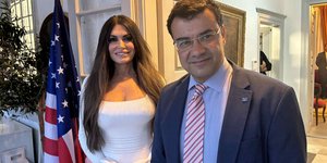 Στην Ύδρα σήμερα η Κίμπερλι Γκιλφόιλ