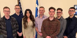  Γκιλφόιλ: Δείπνο για τους Αμερικανικούς Πεζοναύτες