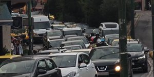 Ουρές οχημάτων στο κέντρο της Αθήνας