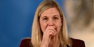 Συγκινημένη στην Αρχαία Ολυμπία η πρόεδρος της ΔΟΕ, Κίρστι Κόβεντρι