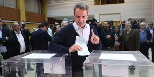  Kyriakos Mitsotakis cast his ballot in Athens