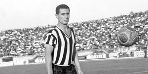 O Λευτέρης Κιουτσουκαντωνιάδης σε αγώνα της ΑΕΚ