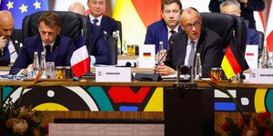 <!-- wp:paragraph --> <p>Οι τρεις ηγέτες, που είχαν ήδη συνομιλίες την Τρίτη στο Βερολίνο, συναντήθηκαν γύρω στις 13.15 ώρα Ελλάδας, πριν από μία διευρυμένη συνάντηση μαζί με άλλους Ευρωπαίους αρχηγούς κρατών και κυβερνήσεων που βρίσκονται στο Γιοχάνεσμπουργκ.</p> <!-- /wp:paragraph -->  <!-- wp:paragraph --> <p>Άλλωστε, όπως είπαν πηγές με γνώση του θέματος στο Ρόιτερς, οι χώρες της Ε3, οι ηγέτες της Ευρωπαϊκής Ένωσης Ούρσουλα φον ντερ Λάιεν και Αντόνιο Κόστα, η Ιαπωνία και ο Καναδάς θα συζητήσουν <a href=