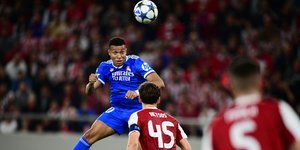 Ο Κιλιάν Εμπαπέ σκοράρει στο «Γ. Καραϊσκάκης»